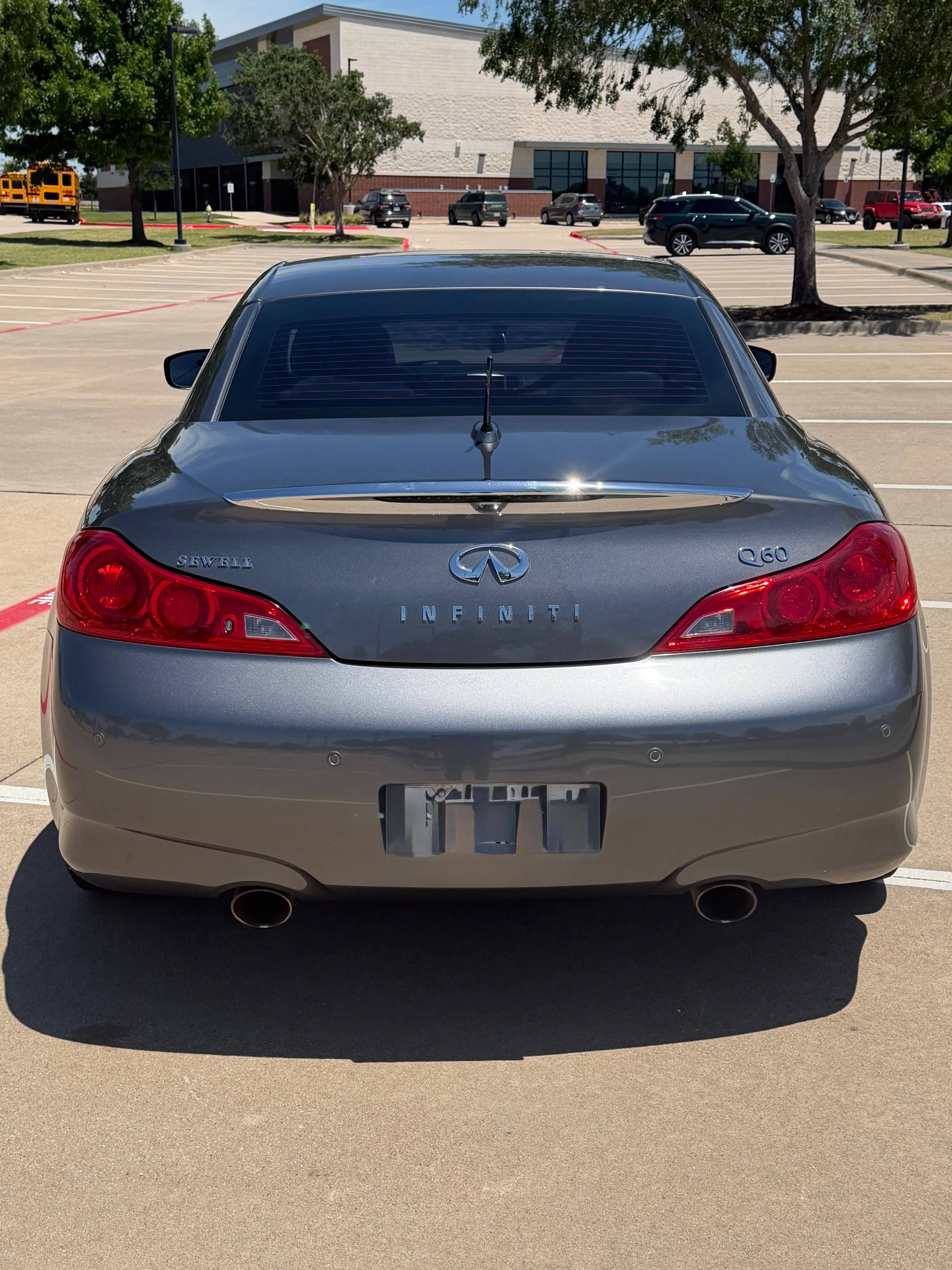 Used 2014 INFINITI Q60 Convertible w/ Premium Package RWD image 9