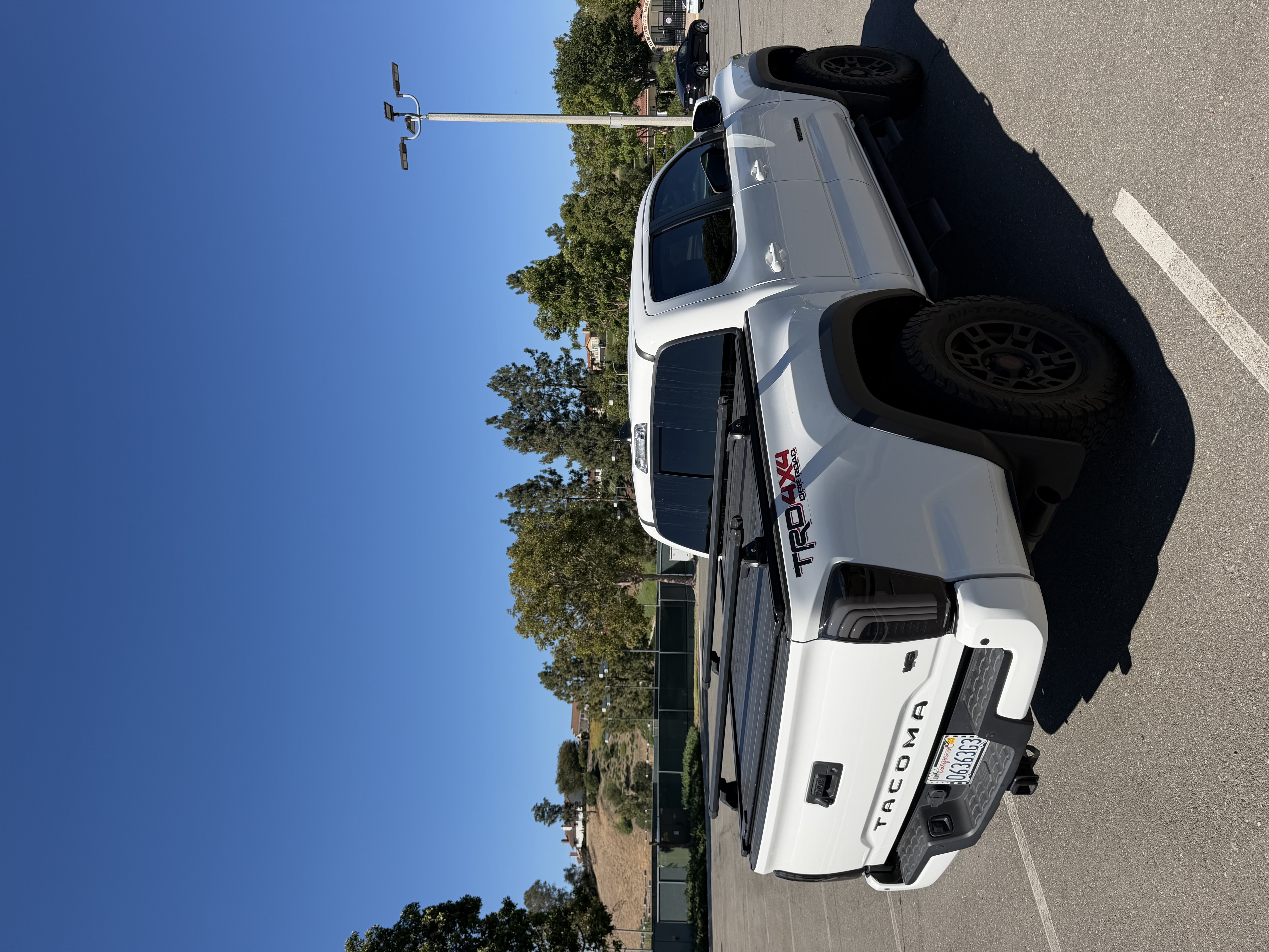Used 2021 Toyota Tacoma TRD Off-Road w/ Technology Package AWD/4WD image 6