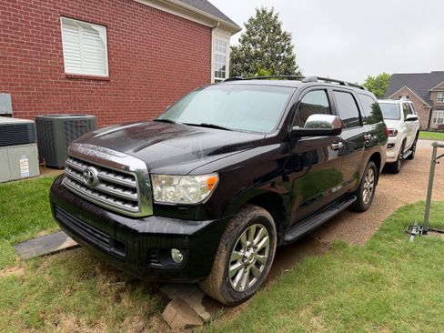 Used 2011 Toyota Sequoia Platinum image 1