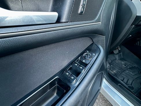 Used 2017 Ford Edge SEL AWD/4WD image 17