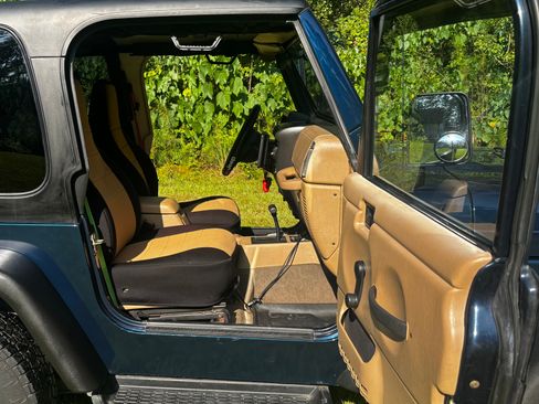Used 2000 Jeep Wrangler Sport AWD/4WD image 12