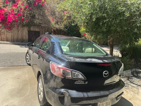 Used 2010 MAZDA MAZDA3 i Touring FWD image 10
