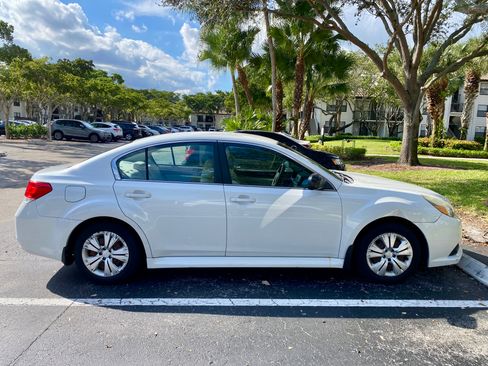 Used 2013 Subaru Legacy 2.5i image 2