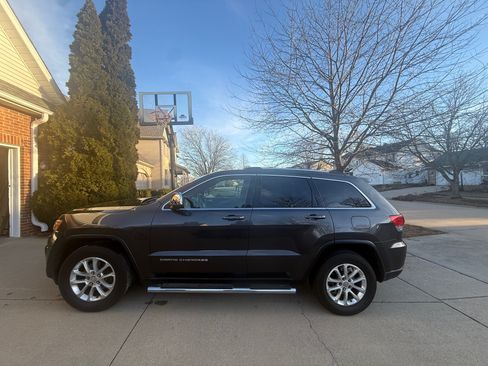 Used 2016 Jeep Grand Cherokee Laredo w/ Quick Order Package 23E image 9