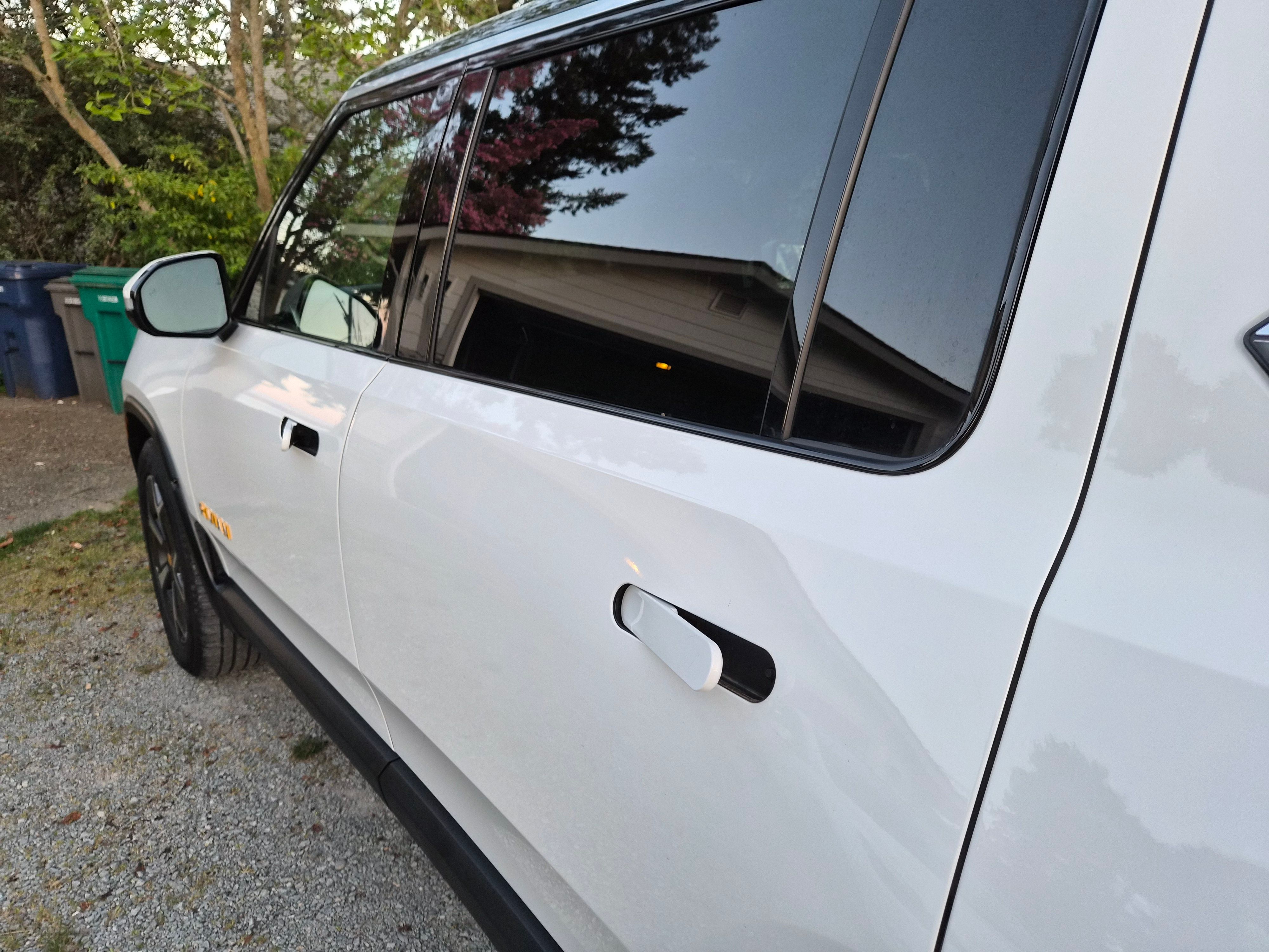 Used 2023 Rivian R1S Adventure AWD/4WD image 27