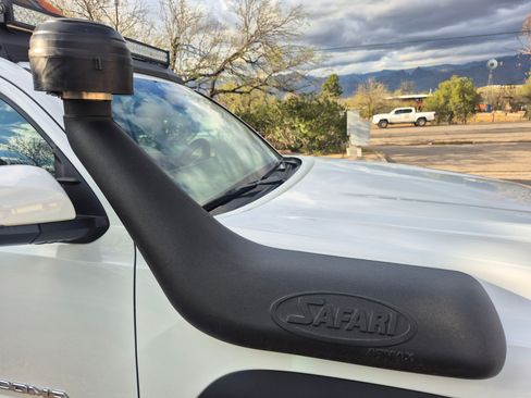 Used 2023 Toyota Tacoma TRD Off-Road image 6