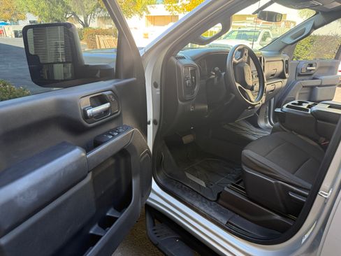 Used 2021 Chevrolet Silverado 2500 Custom w/ Gooseneck/5TH Wheel Package RWD image 13