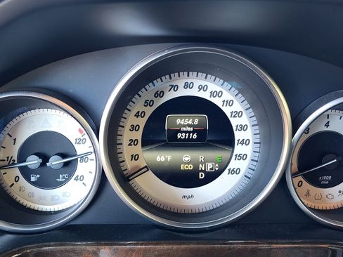 Used 2014 Mercedes-Benz E 350 Sedan image 9