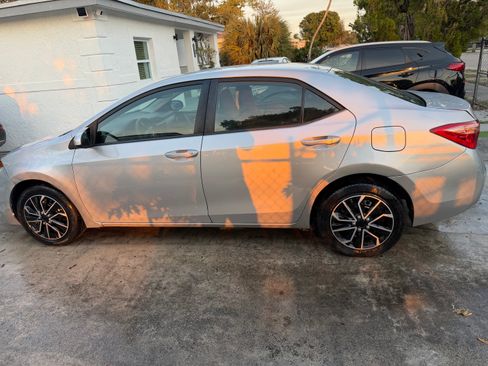 Used 2017 Toyota Corolla LE image 5