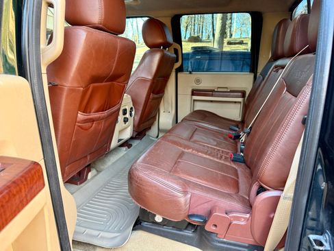 Used 2013 Ford F250 King Ranch w/ King Ranch w/Chrome Pkg image 16