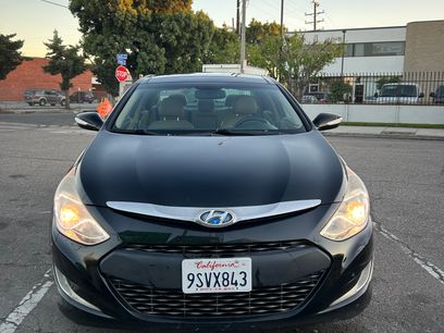 Used 2011 Hyundai Sonata Hybrid w/ Premium Equipment Pkg 2