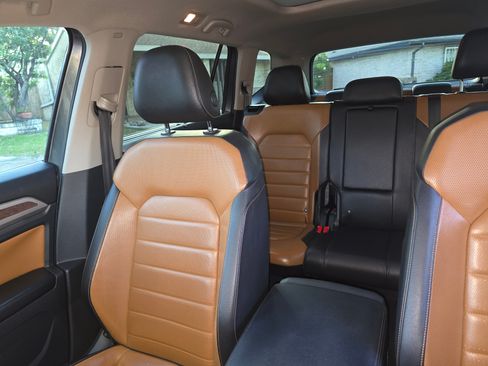 Used 2018 Volkswagen Atlas SEL Premium image 10