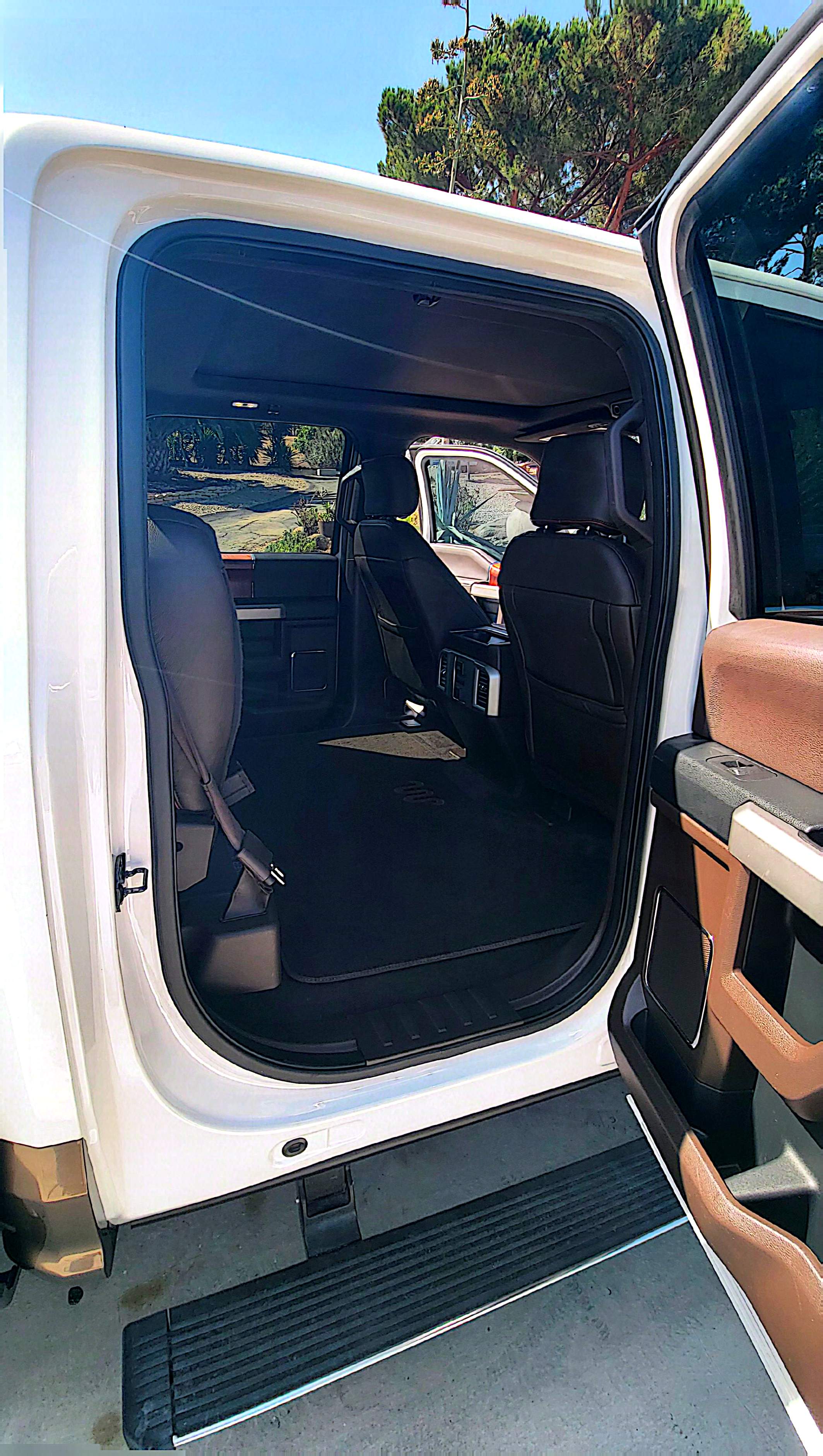 Used 2015 Ford F150 King Ranch w/ Equipment Group 601A Luxury AWD/4WD image 13