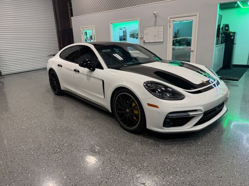 Used 2017 Porsche Panamera Turbo image 2