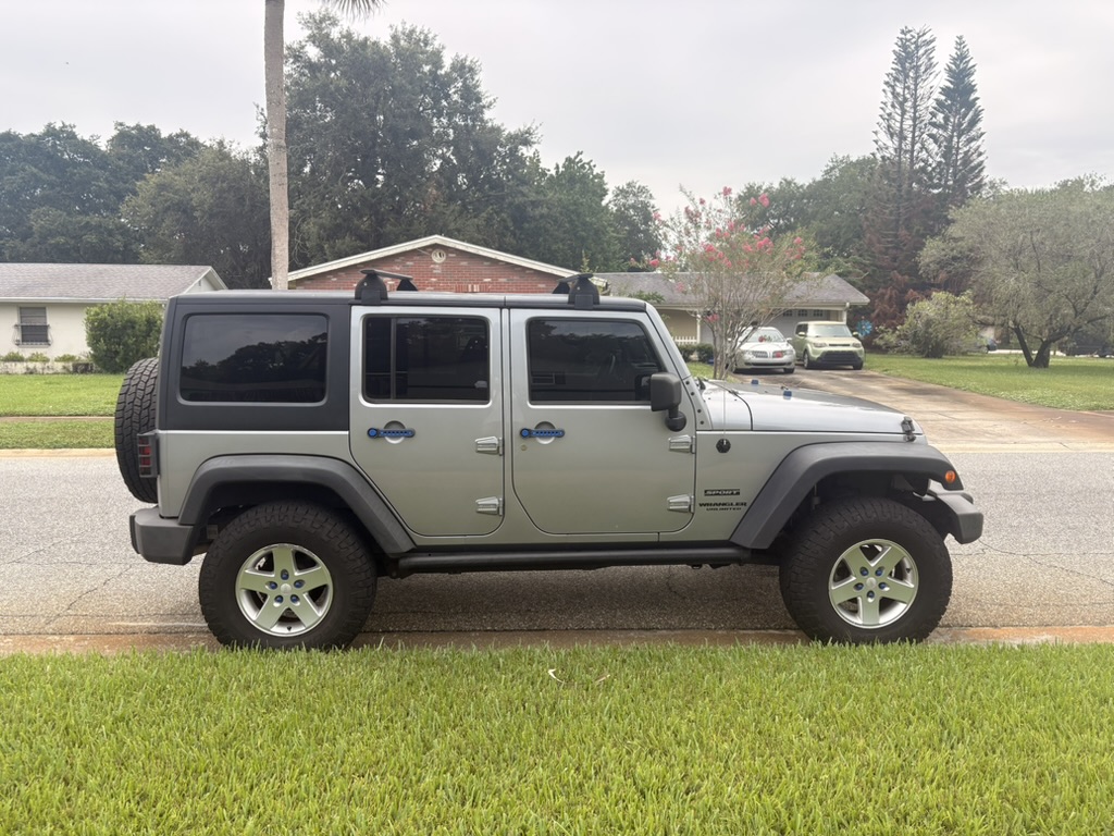 Used 2014 Jeep Wrangler Unlimited Sport w/ Quick Order Package 24S AWD/4WD image 2