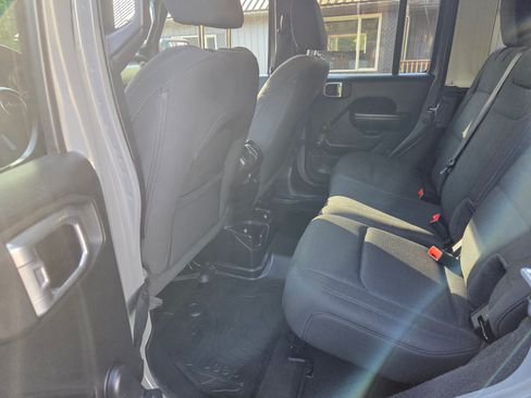 Used 2021 Jeep Wrangler Unlimited Sport image 10