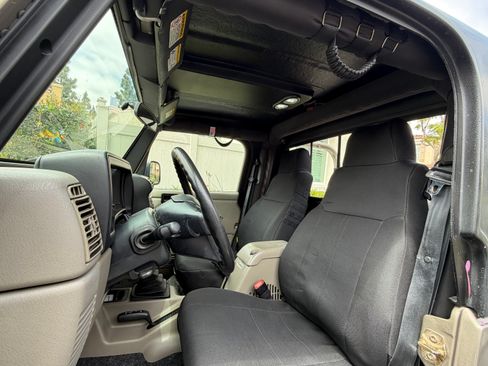 Used 2004 Jeep Wrangler SE AWD/4WD image 9