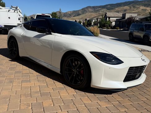 Used 2025 Nissan Z Performance w/ Floor Mat Package RWD image 1