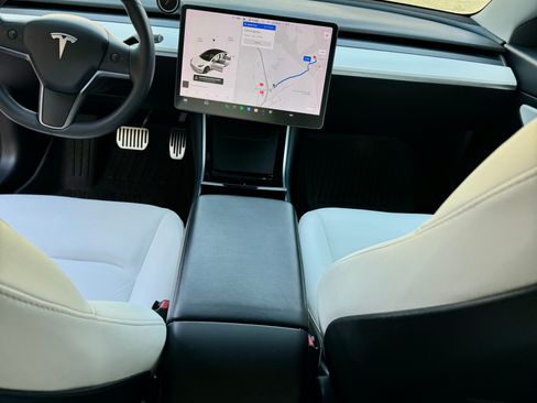 Used 2020 Tesla Model 3 Long Range image 13