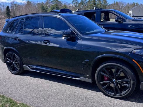 Used 2025 BMW X5 M60i w/ Executive Package image 11