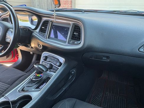 Used 2021 Dodge Challenger SXT image 12