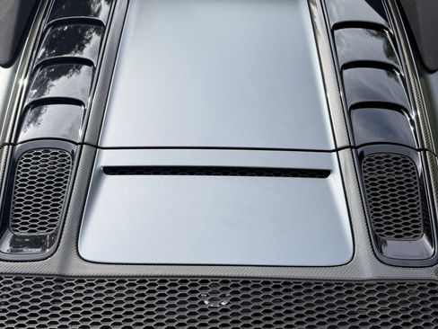 Used 2022 Audi R8 V10 w/ Carbon Exterior Package RWD image 14