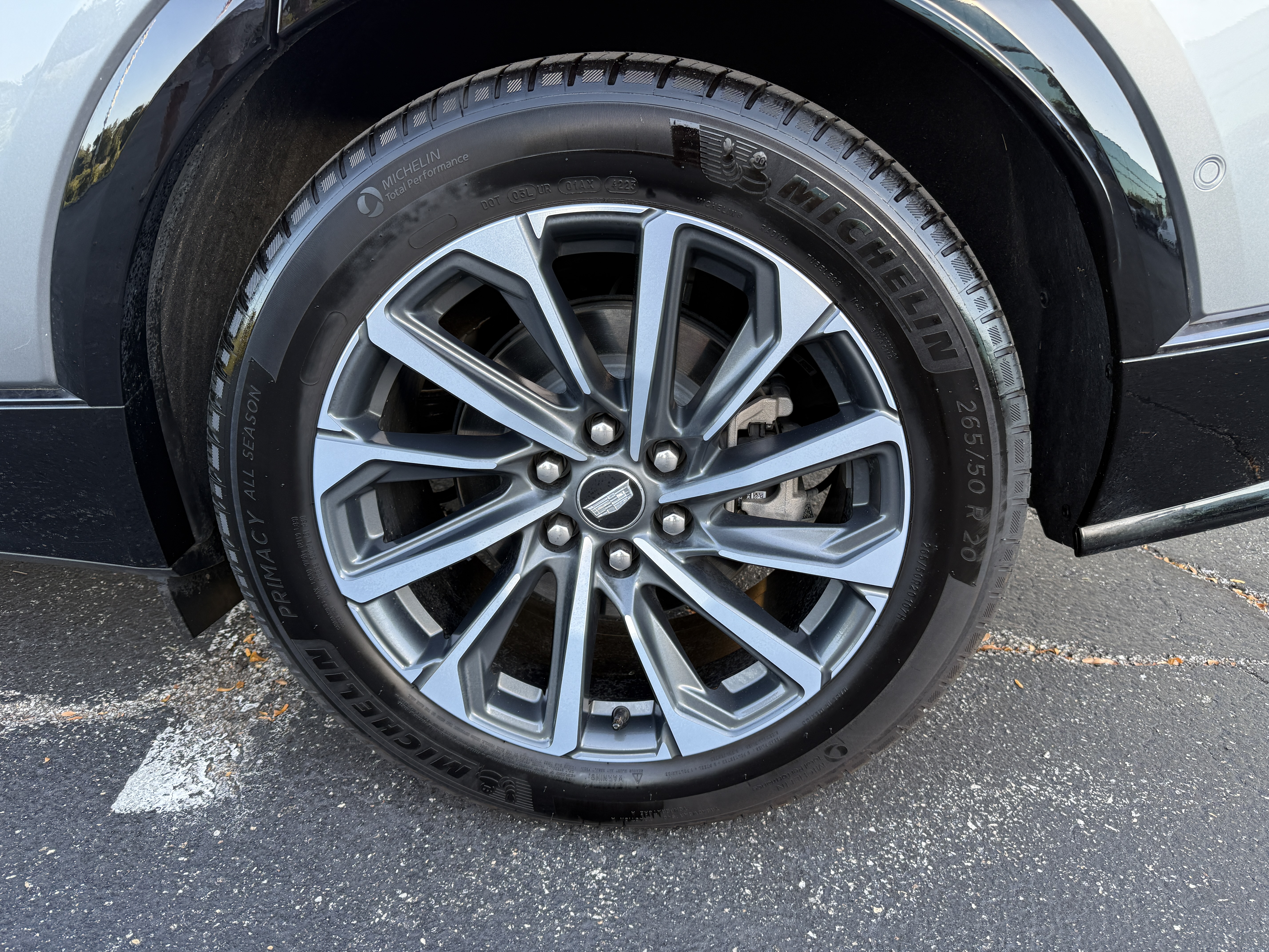 Used 2024 Cadillac Lyriq Sport w/ LPO, Floor Liner Package AWD/4WD image 18