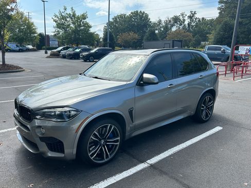 Used 2016 BMW X5 M image 2