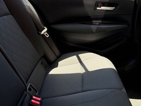 Used 2020 Toyota Corolla LE FWD image 12