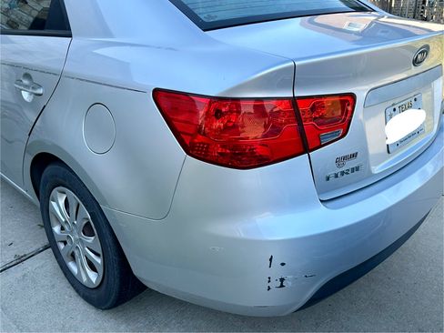 Used 2010 Kia Forte EX image 21