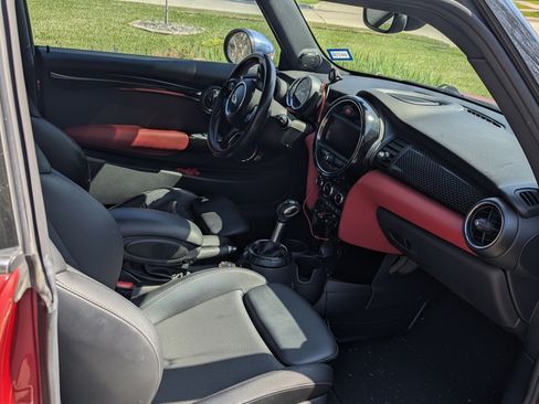 Used 2015 MINI Cooper S image 6