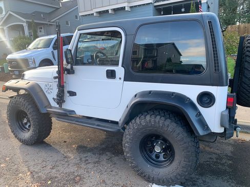 Used 2000 Jeep Wrangler Sport image 9