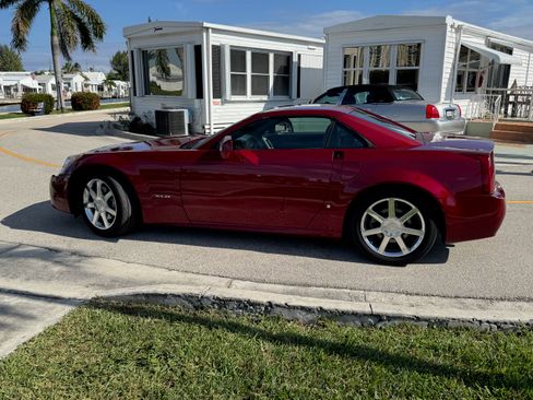 Used 2006 Cadillac XLR Convertible 2D image 20