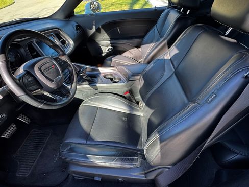 Used 2017 Dodge Challenger R/T Plus image 10