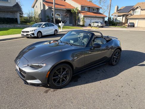 Used 2016 MAZDA MX-5 Miata Club image 9
