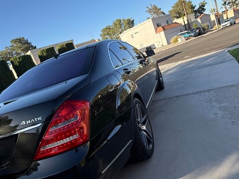 Used 2012 Mercedes-Benz S 550 4MATIC image 9