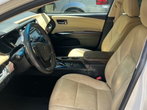 Used 2014 Toyota Avalon XLE Touring FWD image 12