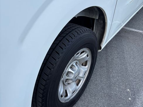 Used 2019 Nissan NV 2500 SV image 15