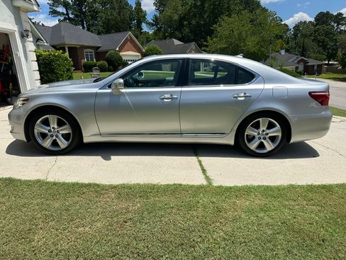 Used 2010 Lexus LS 460 RWD image 5
