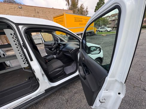 Used 2018 Ford Transit Connect XL image 1