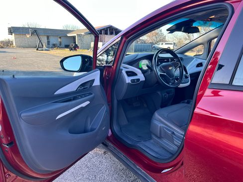 Used 2017 Chevrolet Bolt Premier w/ Driver Confidence II Package image 22