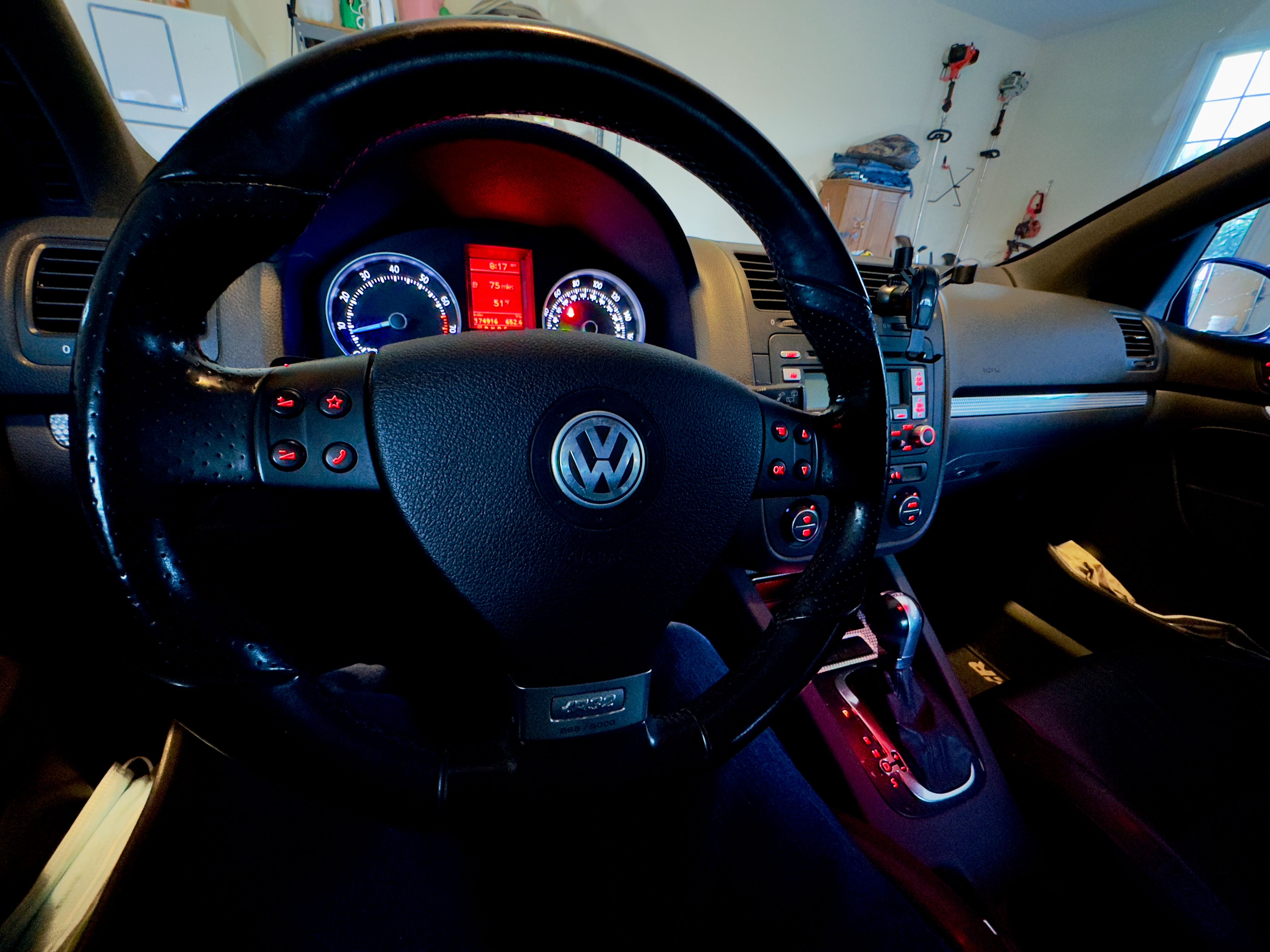 Used 2008 Volkswagen R32 AWD/4WD image 5