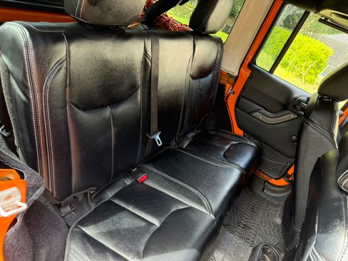 Used 2013 Jeep Wrangler Unlimited Sport w/ Connectivity Group image 10