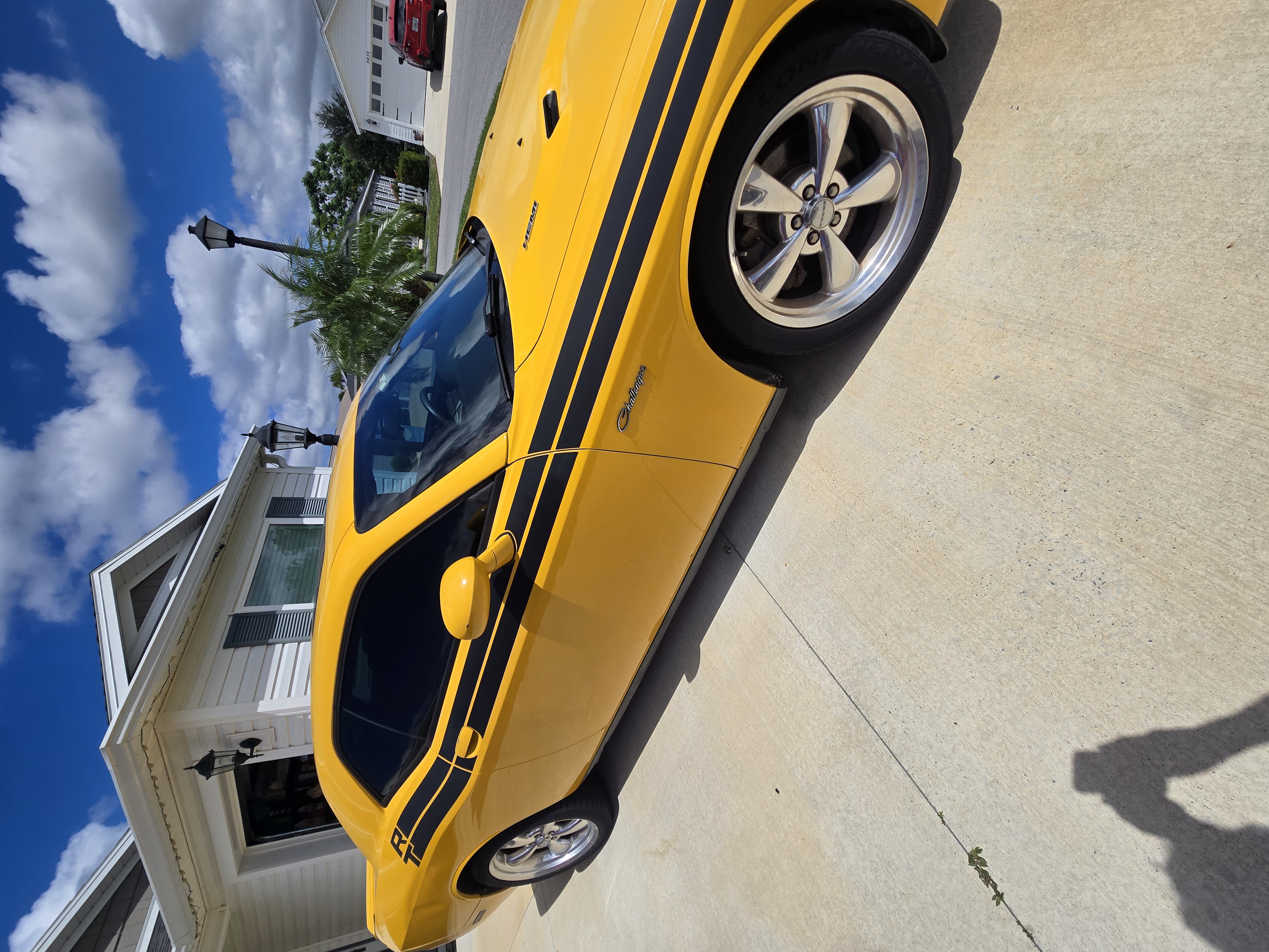 Used 2012 Dodge Challenger R/T RWD image 2