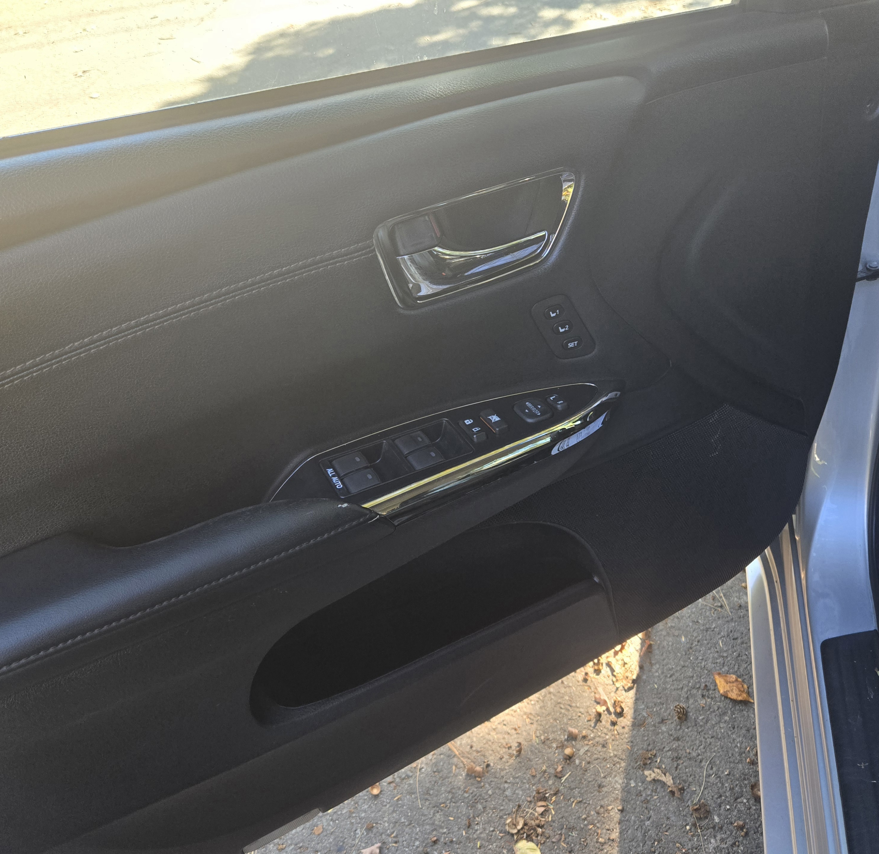 Used 2013 Toyota Avalon XLE Touring FWD image 17