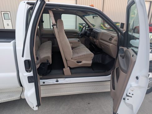 Used 1999 Ford F350 2WD SuperCab DRW Super Duty image 9