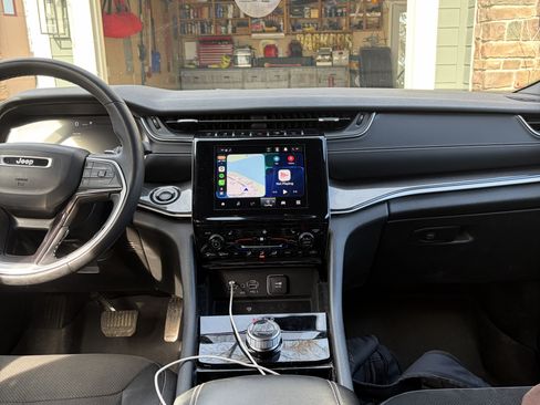 Used 2022 Jeep Grand Cherokee Altitude image 10