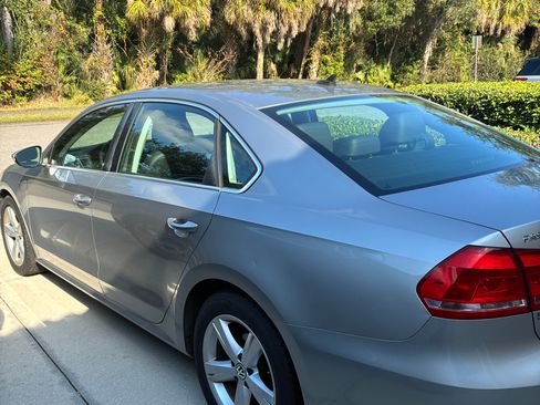 Used 2012 Volkswagen Passat 2.5 SE image 2