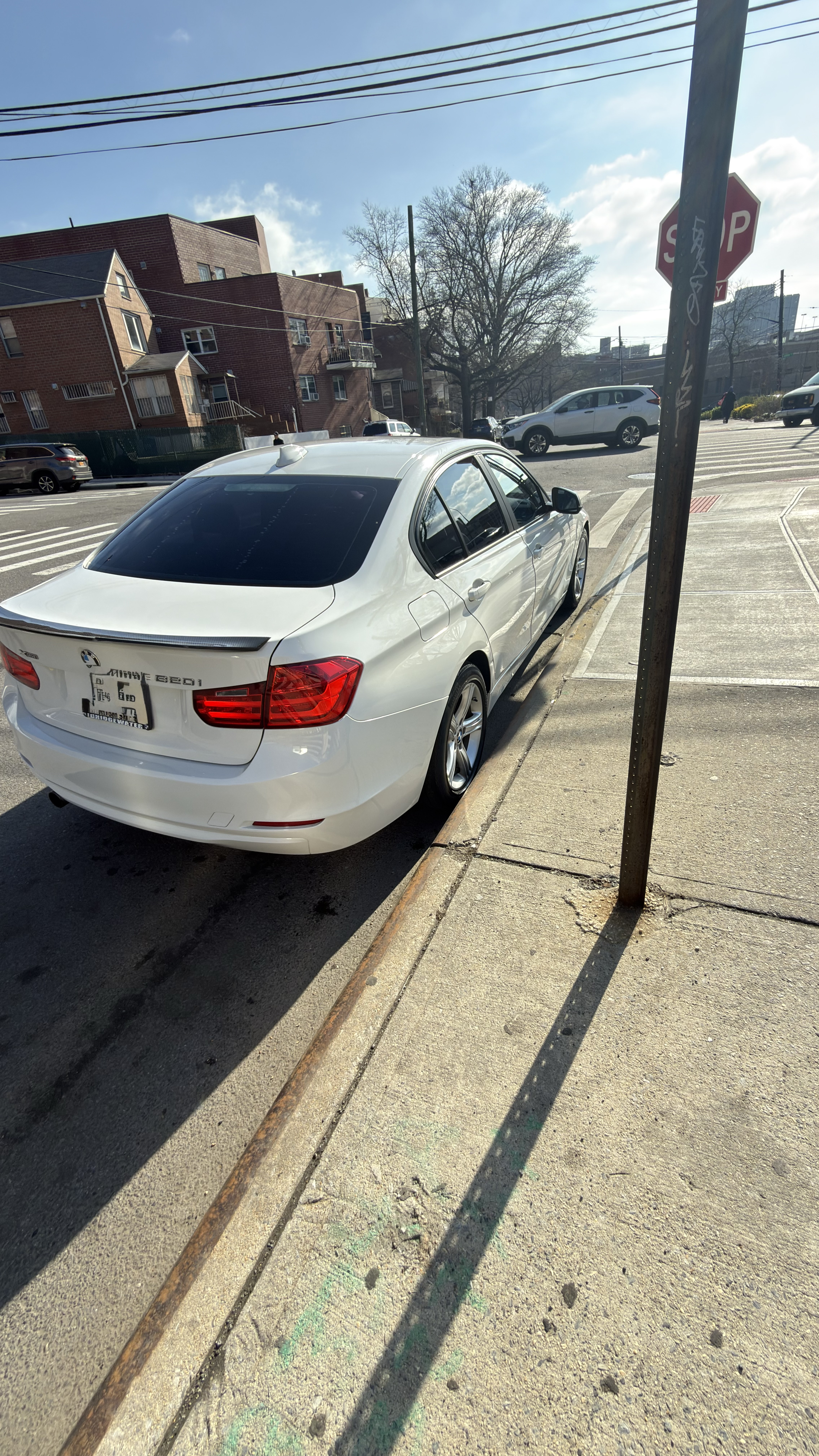 Used 2015 BMW 320i xDrive Sedan AWD/4WD image 1