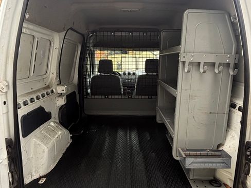 Used 2010 Ford Transit Connect XLT image 4